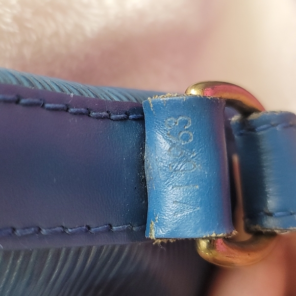 Louis Vuitton Blue Epi Leather Noe Bucket Bag - Picture 12 of 14